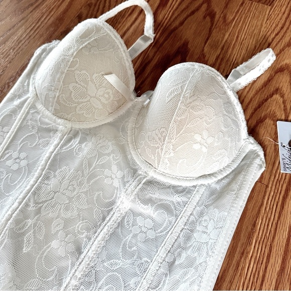 Seven ’til Midnight Lace Bustier & Thong Set White Size Medium - Picture 6 of 16